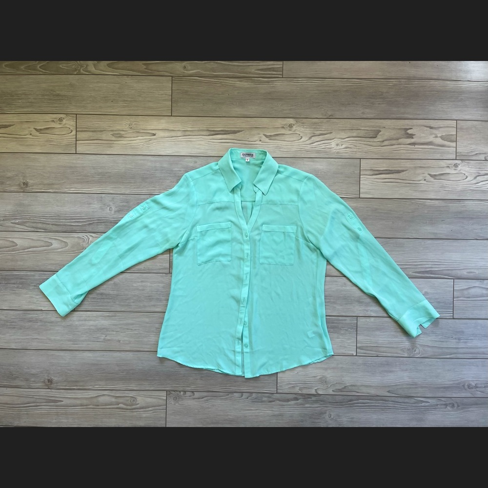 Sheer mint button up